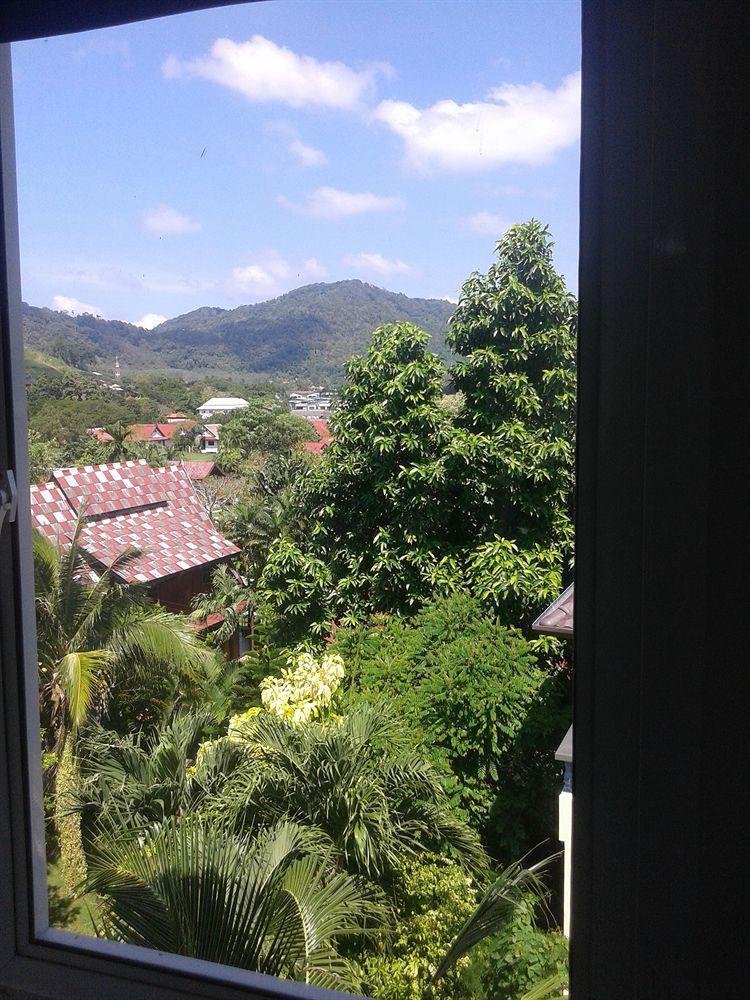 But Different Phuket Boutique Hotel Nai Harn Extérieur photo