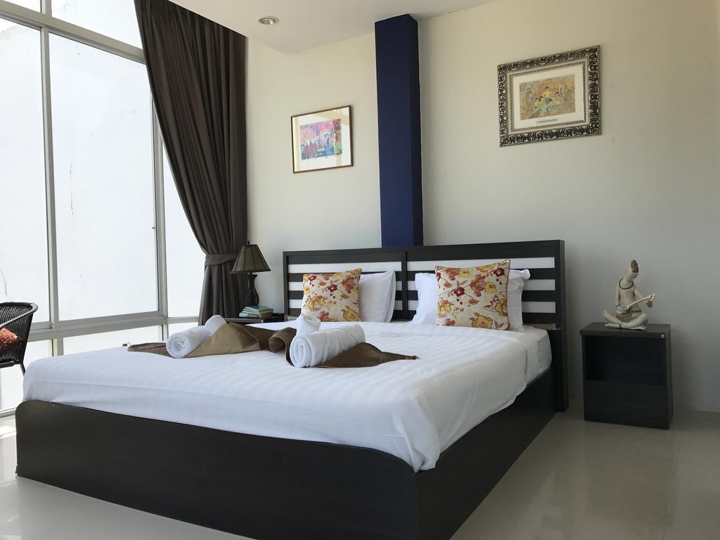 But Different Phuket Boutique Hotel Nai Harn Extérieur photo