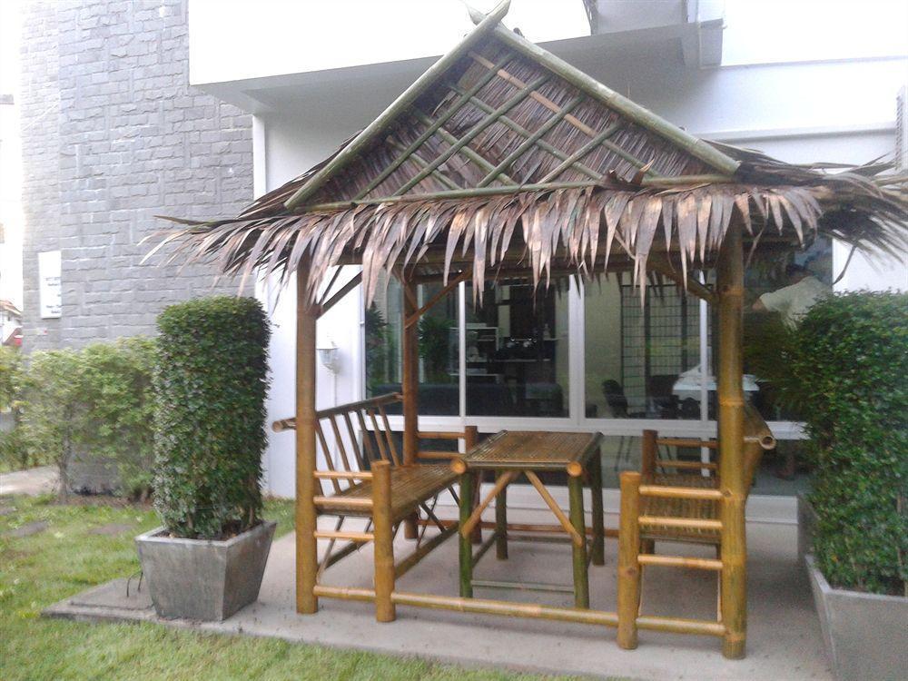 But Different Phuket Boutique Hotel Nai Harn Extérieur photo