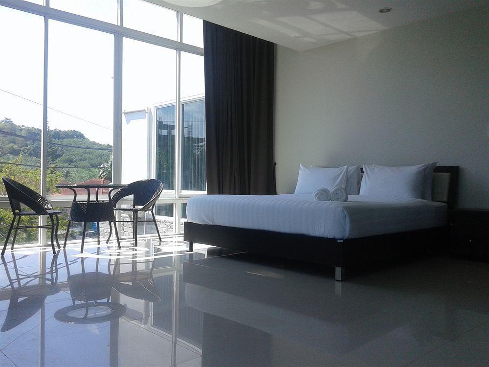 But Different Phuket Boutique Hotel Nai Harn Extérieur photo