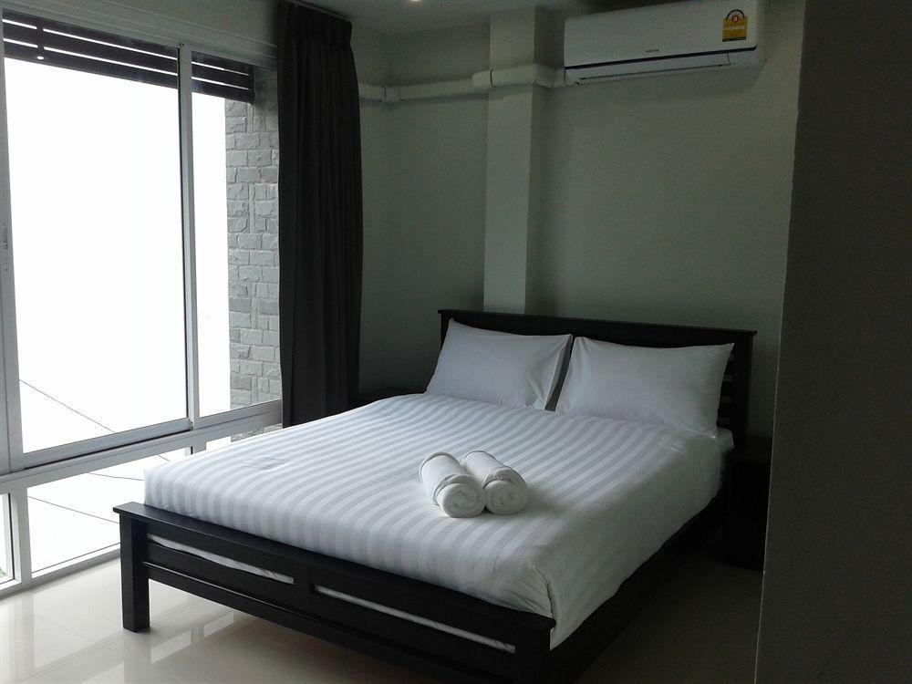 But Different Phuket Boutique Hotel Nai Harn Extérieur photo
