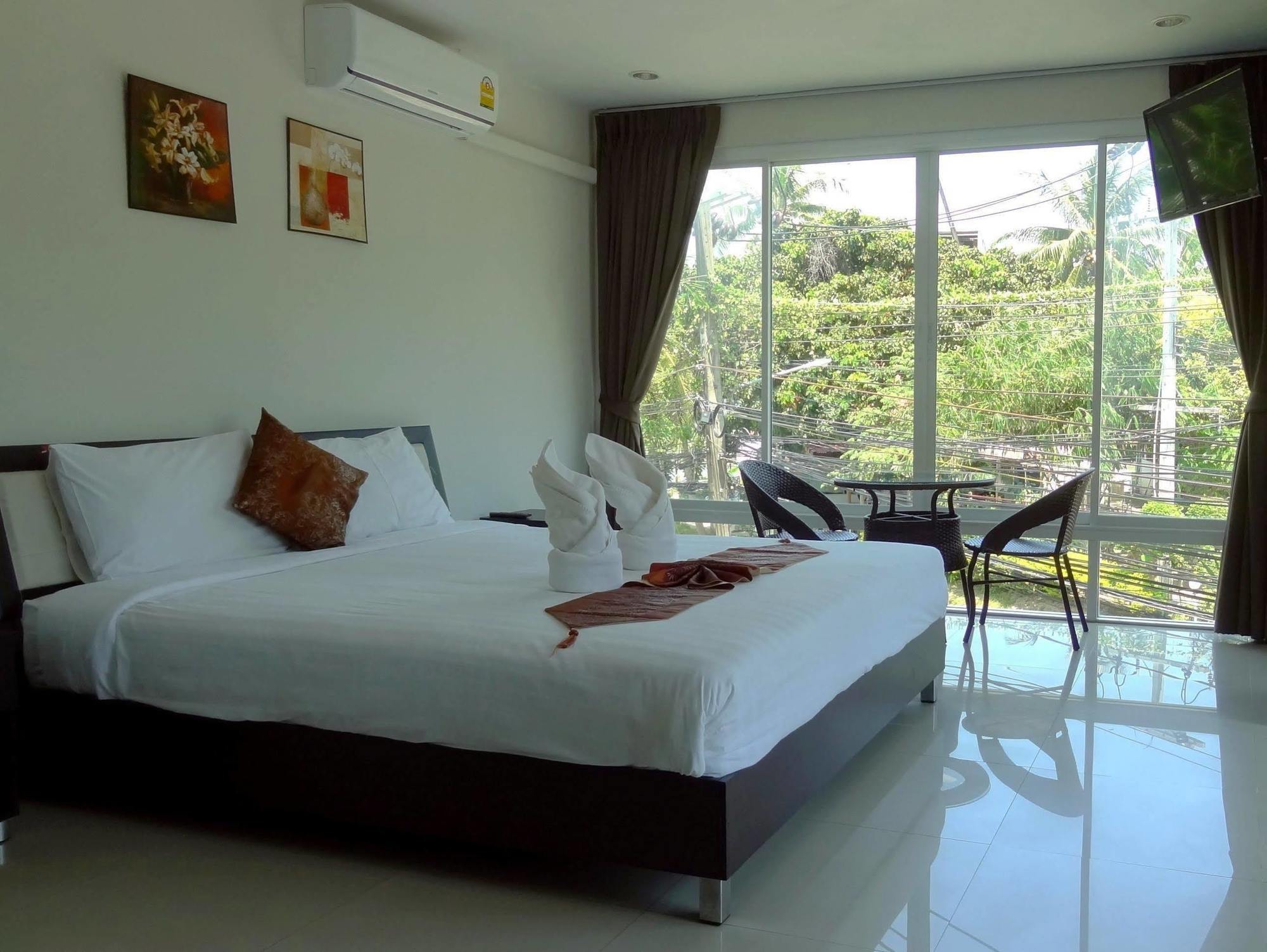 But Different Phuket Boutique Hotel Nai Harn Extérieur photo