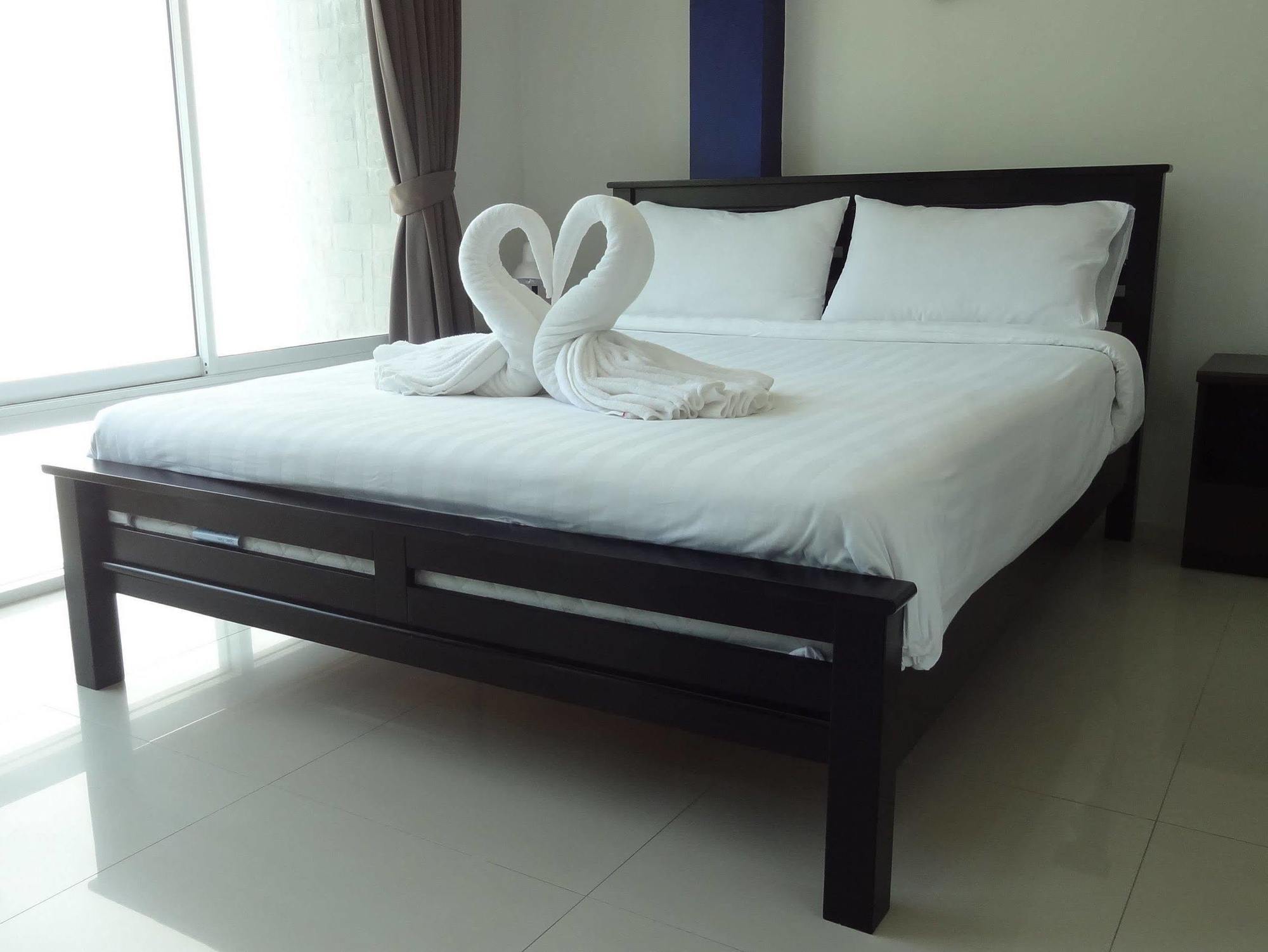 But Different Phuket Boutique Hotel Nai Harn Extérieur photo