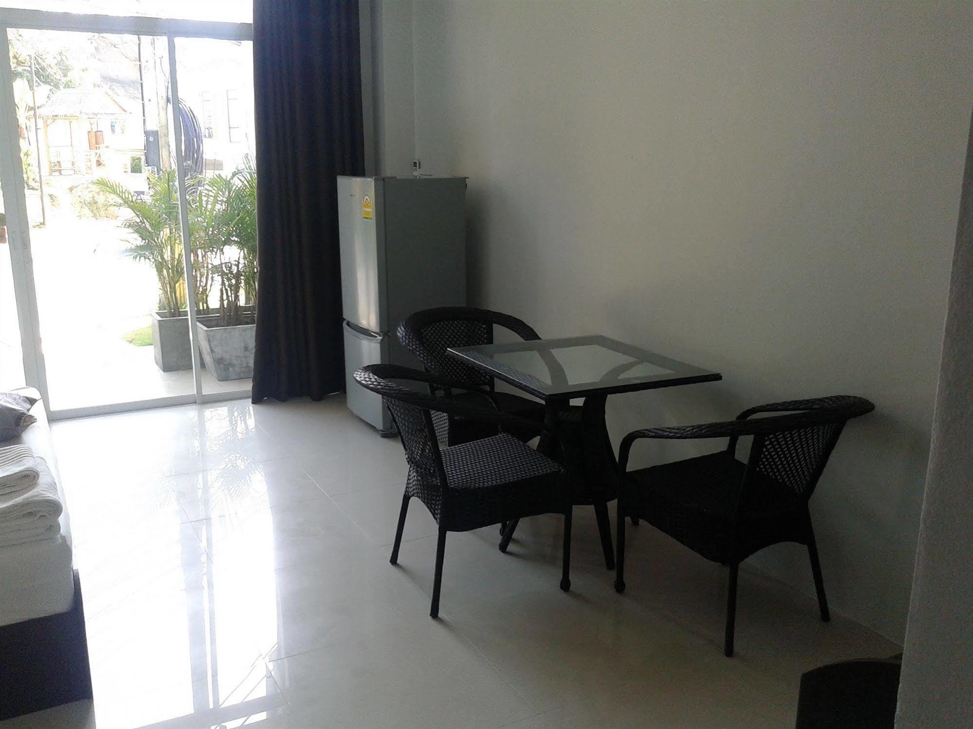 But Different Phuket Boutique Hotel Nai Harn Extérieur photo