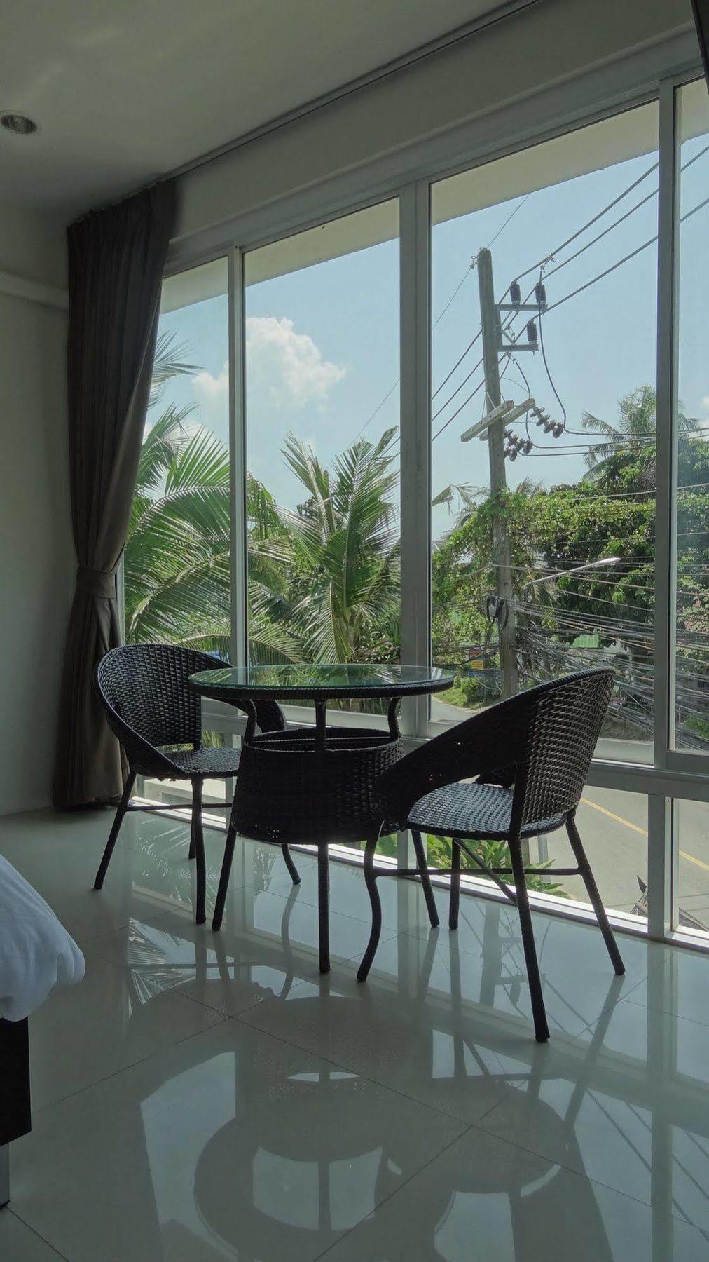 But Different Phuket Boutique Hotel Nai Harn Extérieur photo